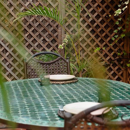 Ground Floor Holiday Apartment With Terrace And Pool In Puerto Banus, Марбелья Экстерьер фото