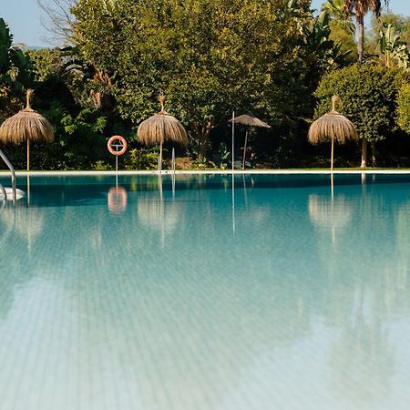Ground Floor Holiday Apartment With Terrace And Pool In Puerto Banus, Марбелья Экстерьер фото