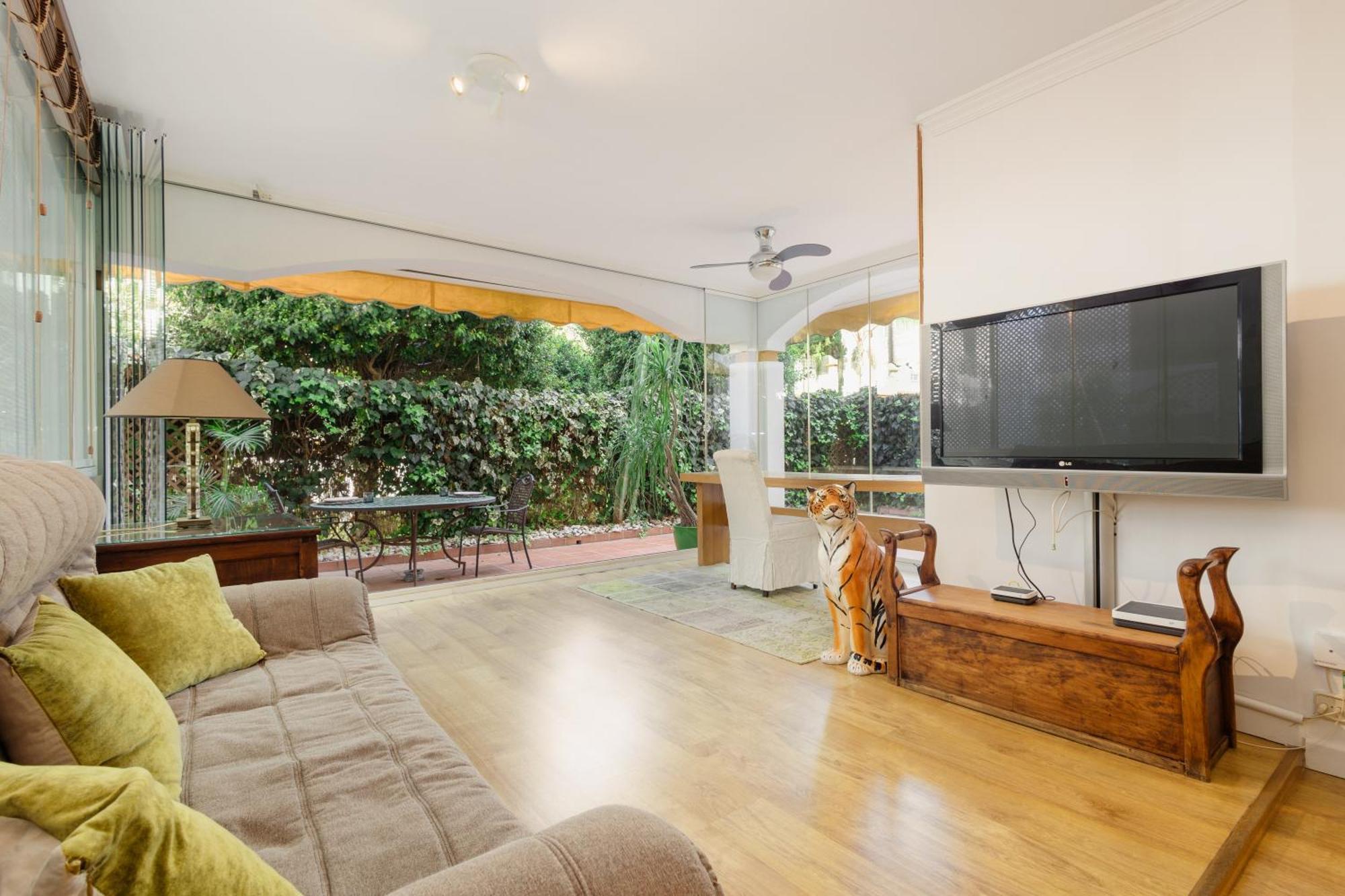 Ground Floor Holiday Apartment With Terrace And Pool In Puerto Banus, Марбелья Экстерьер фото