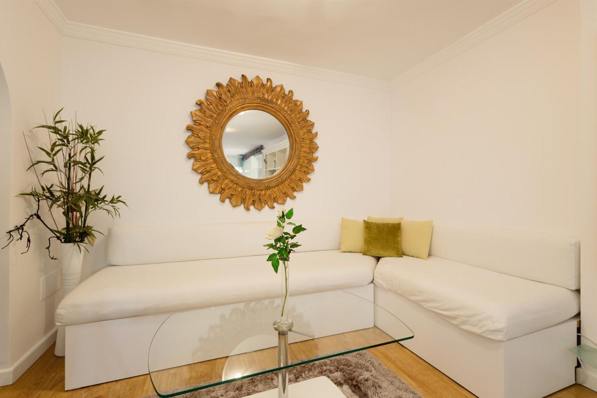 Ground Floor Holiday Apartment With Terrace And Pool In Puerto Banus, Марбелья Экстерьер фото