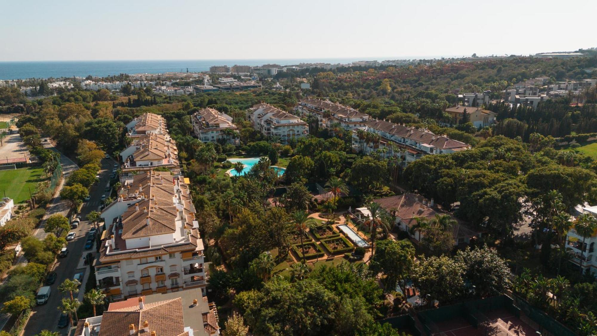 Ground Floor Holiday Apartment With Terrace And Pool In Puerto Banus, Марбелья Экстерьер фото
